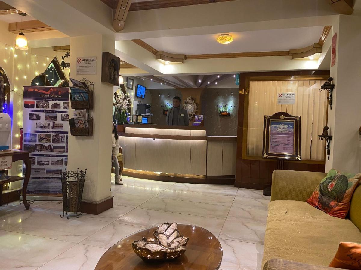 Omega Residency Hotel Дарджилинг Екстериор снимка